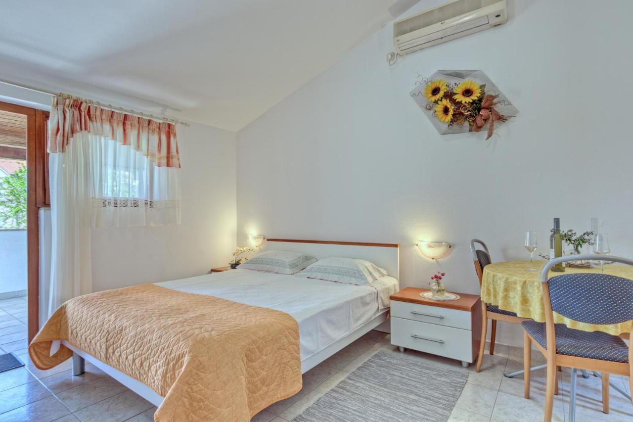 Apartmets Slavica 1644 Банджоле Экстерьер фото